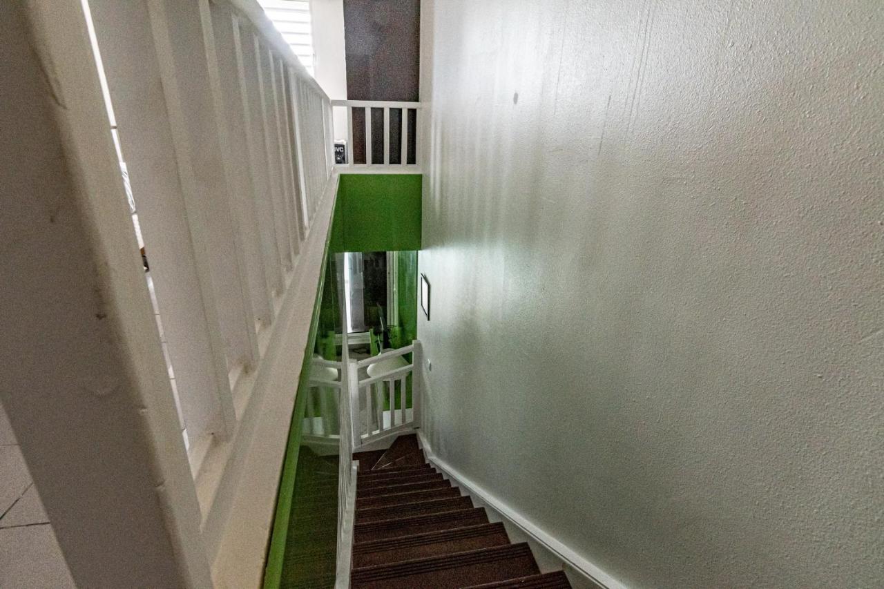 Studio En Duplex , Face A La Mer Le Gosier  Exterior foto