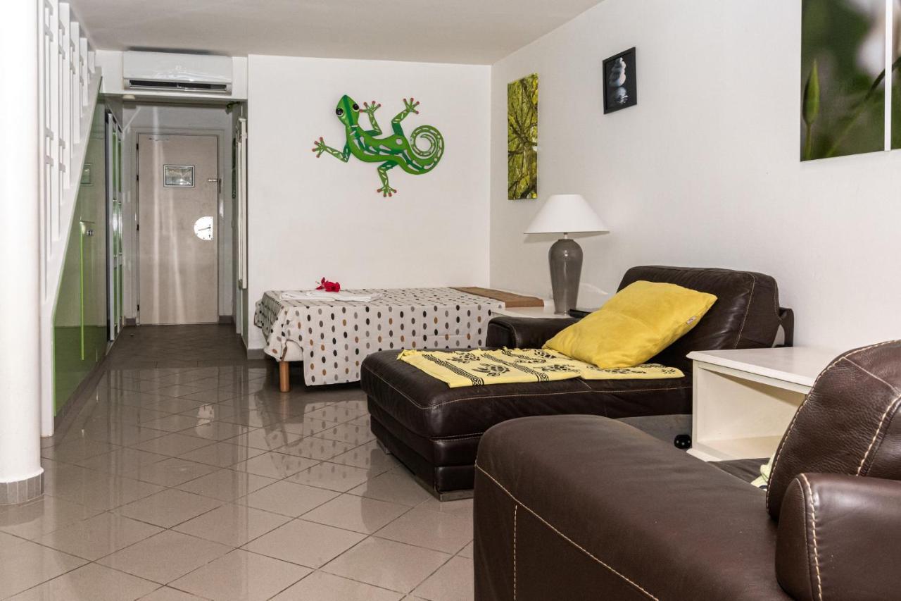 Studio En Duplex , Face A La Mer Le Gosier  Exterior foto