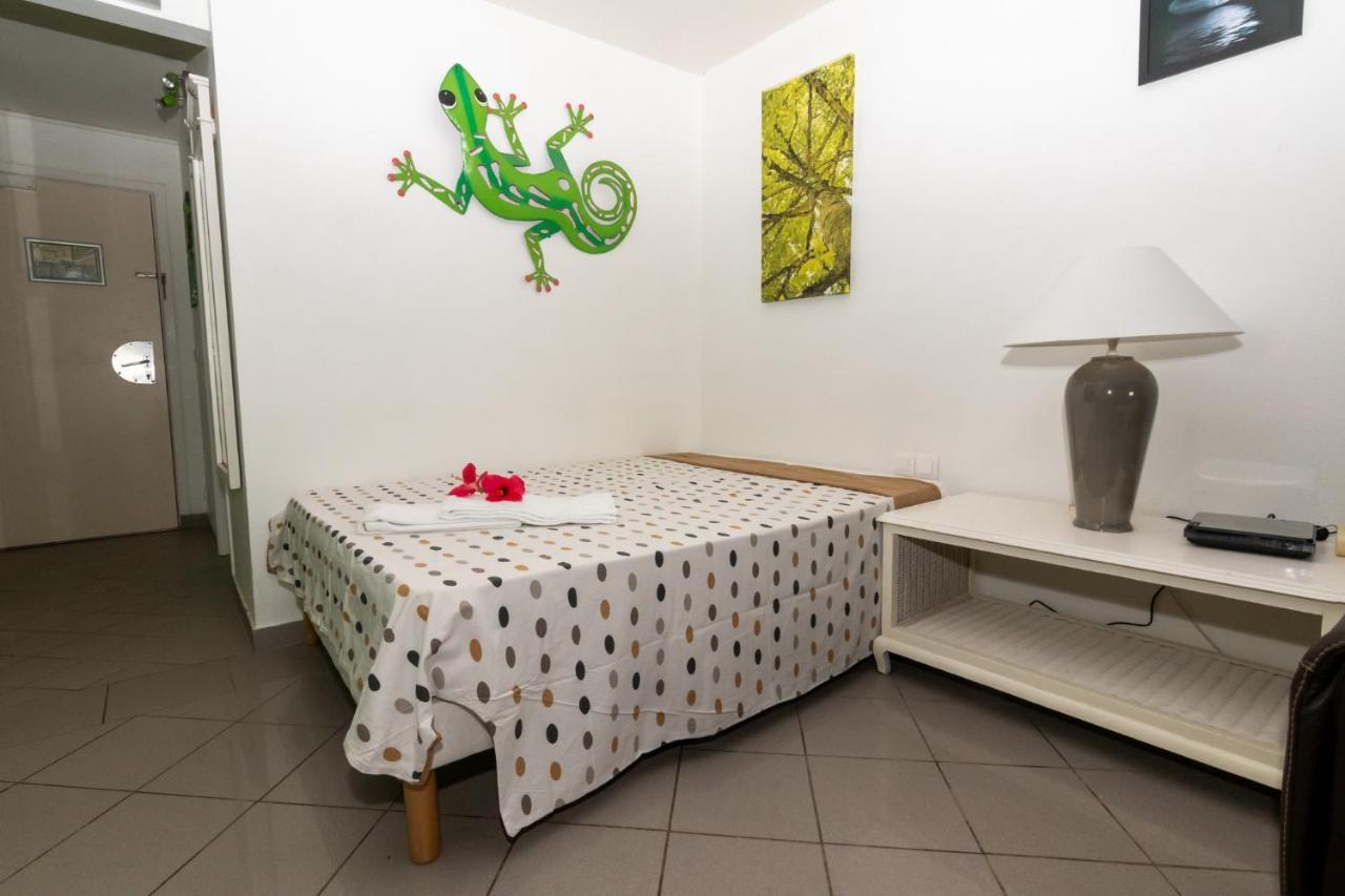 Studio En Duplex , Face A La Mer Le Gosier  Exterior foto