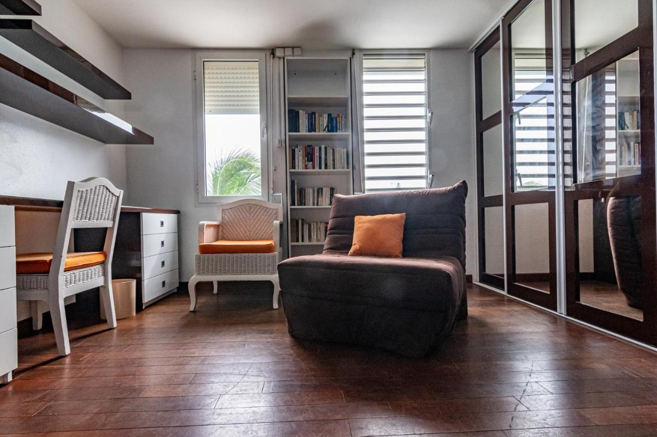 Studio En Duplex , Face A La Mer Le Gosier  Exterior foto
